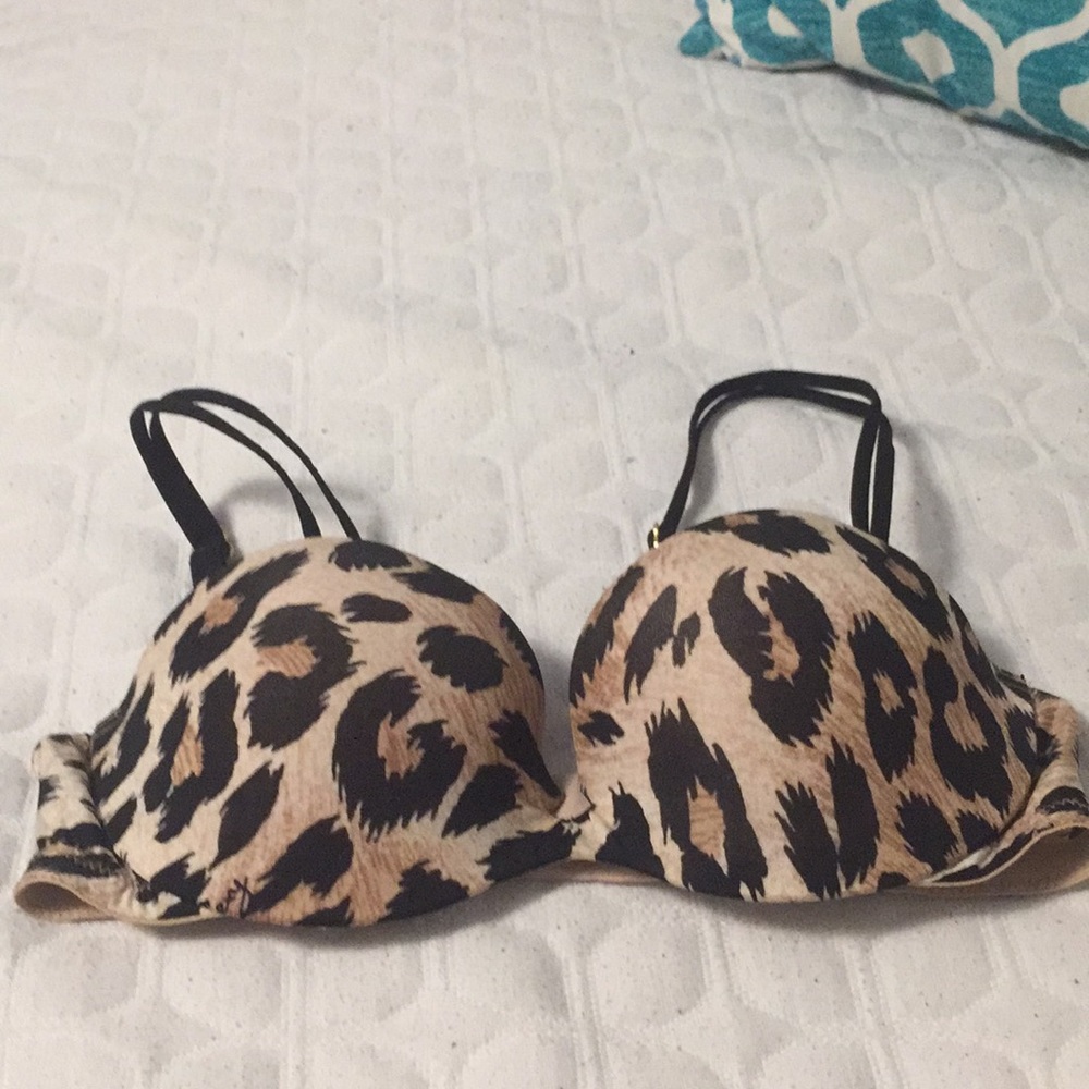 Cheetah bra/ straps come off